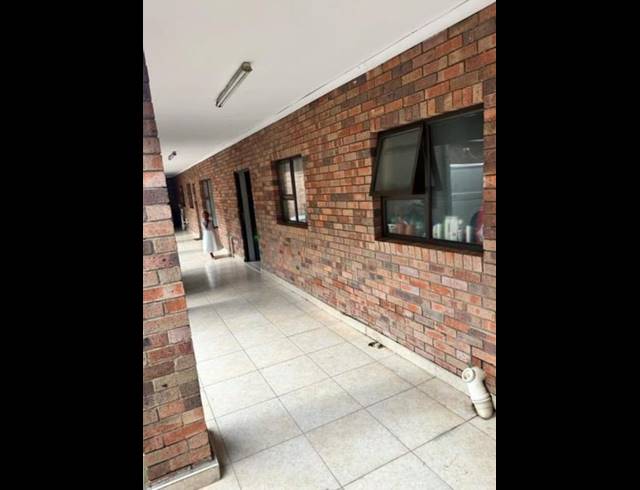 2 BEDROOM PROPERTY TO RENT IN LENASIA EXT 9